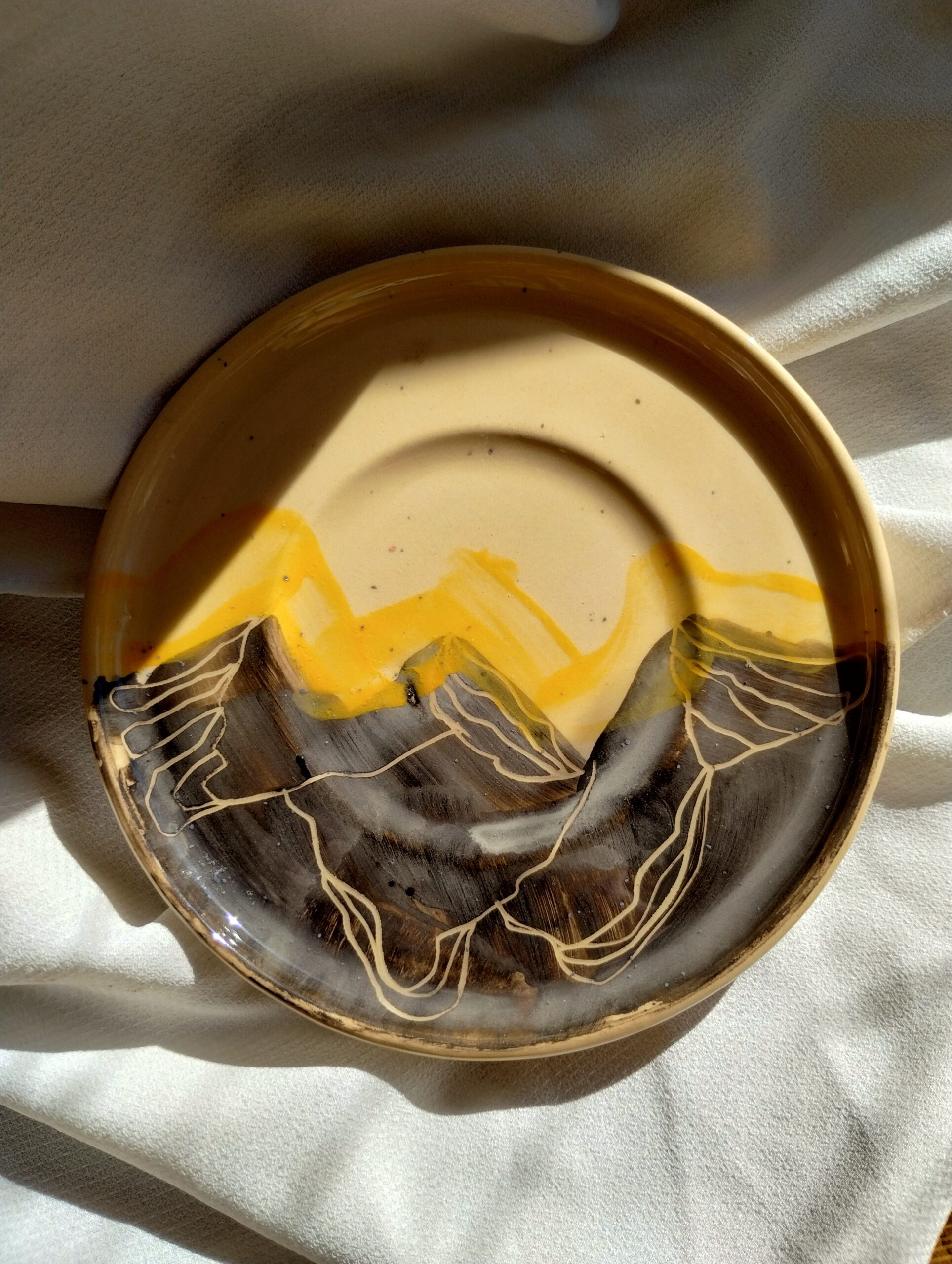 Filiżanka GÓRSKA PANORAMA czarne góry żółte niebo - obrazek 2