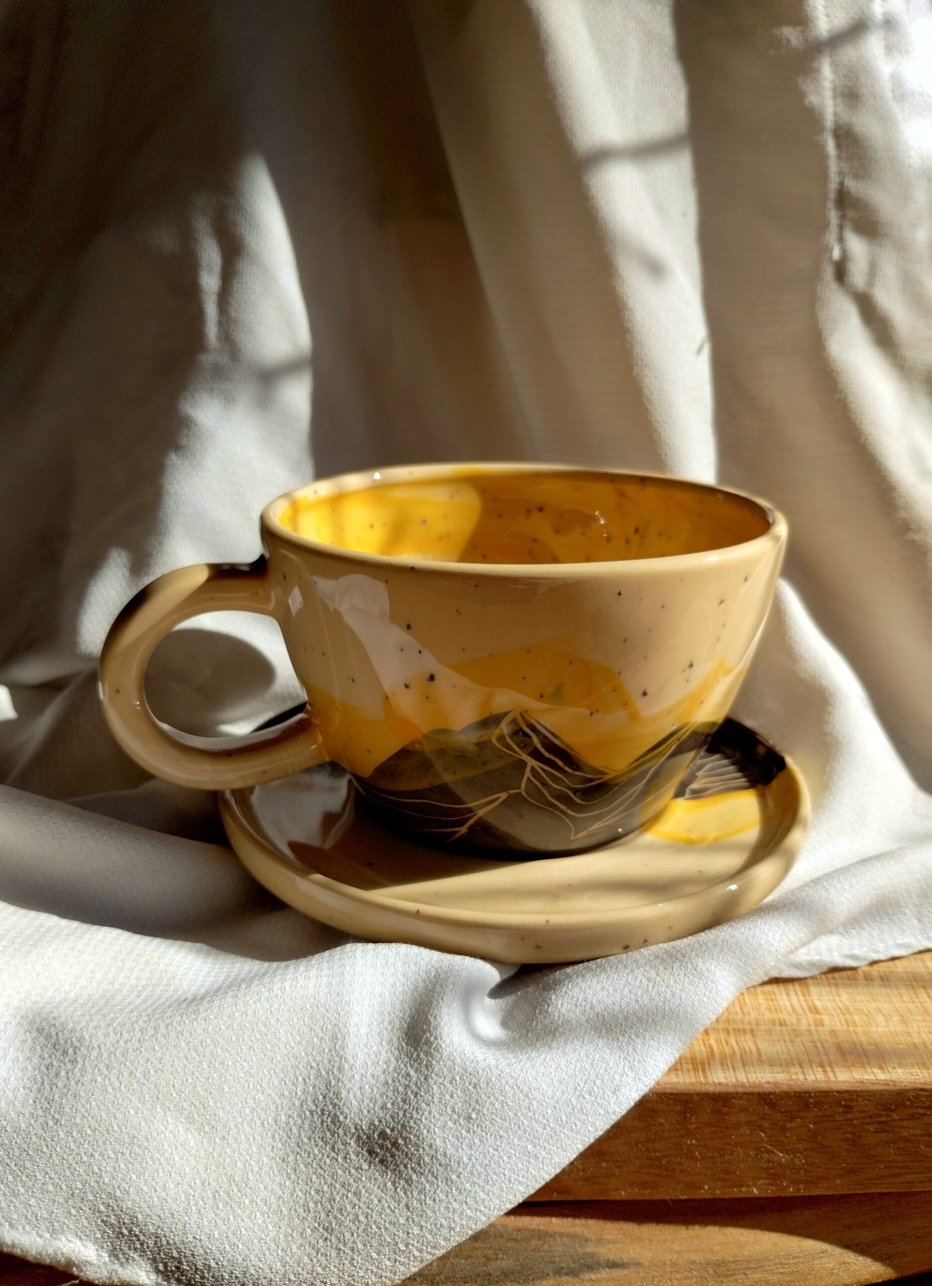 Filiżanka GÓRSKA PANORAMA czarne góry żółte niebo