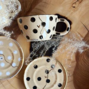 Filiżanka czarne groszki ZŁOTE SERCE I LINIA