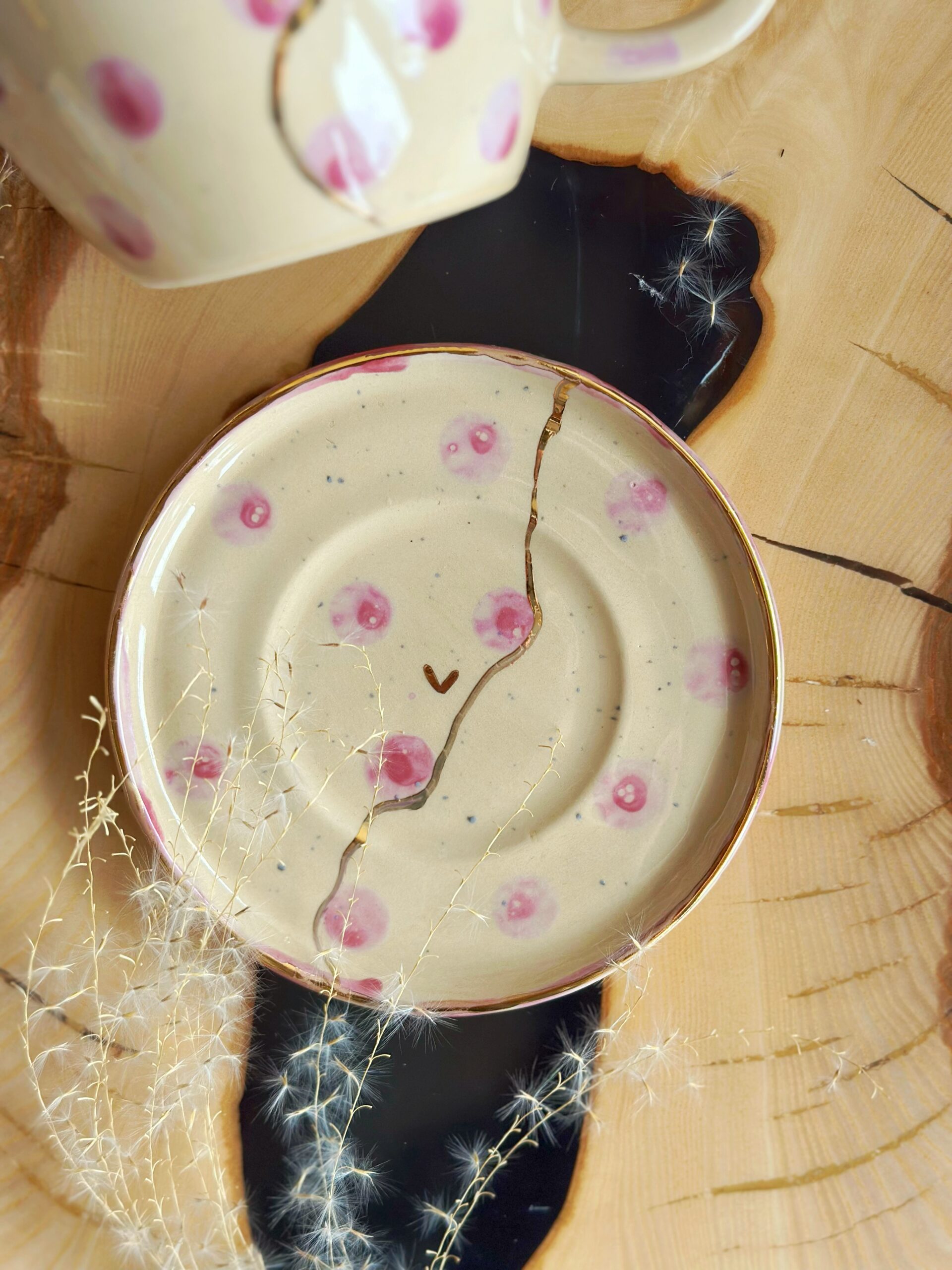 Filiżanka bordowe groszki ZŁOTE SERCE I LINIE - obrazek 2